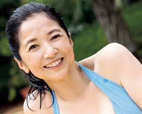 宮崎美子 おっぱい|宮崎美子”40年ぶりビキニ姿”の還暦水着グラビア画像60枚